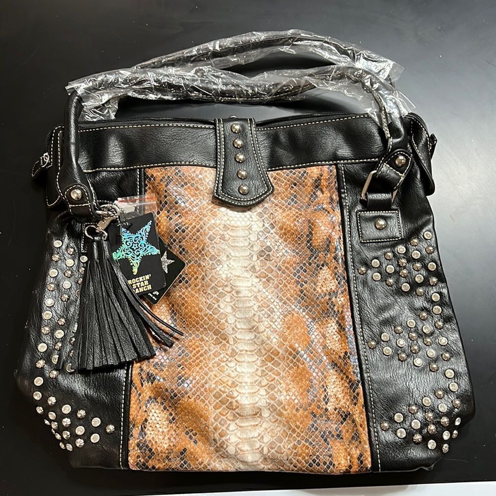 Awesome Lot Of 8 Brand New Purses